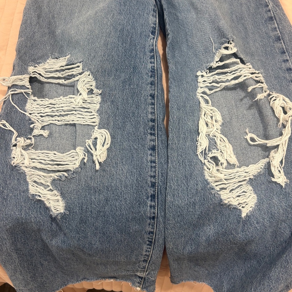Forever 21 Ripped Jeans - Picture 5 of 6